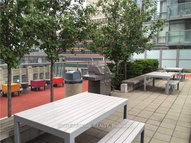 2 Bedrooms Condo at 38 Grenville,  Toronto For sale