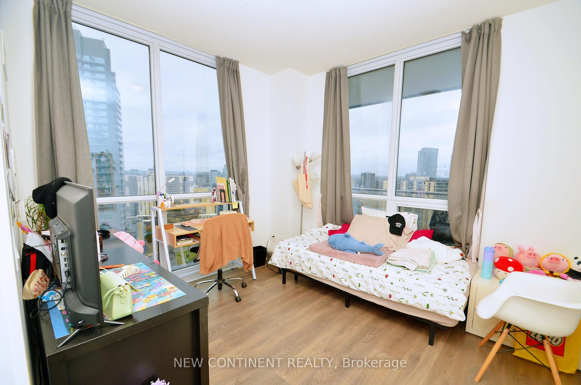 2 Bedrooms Condo at 32 Forest Manor,  Toronto For sale