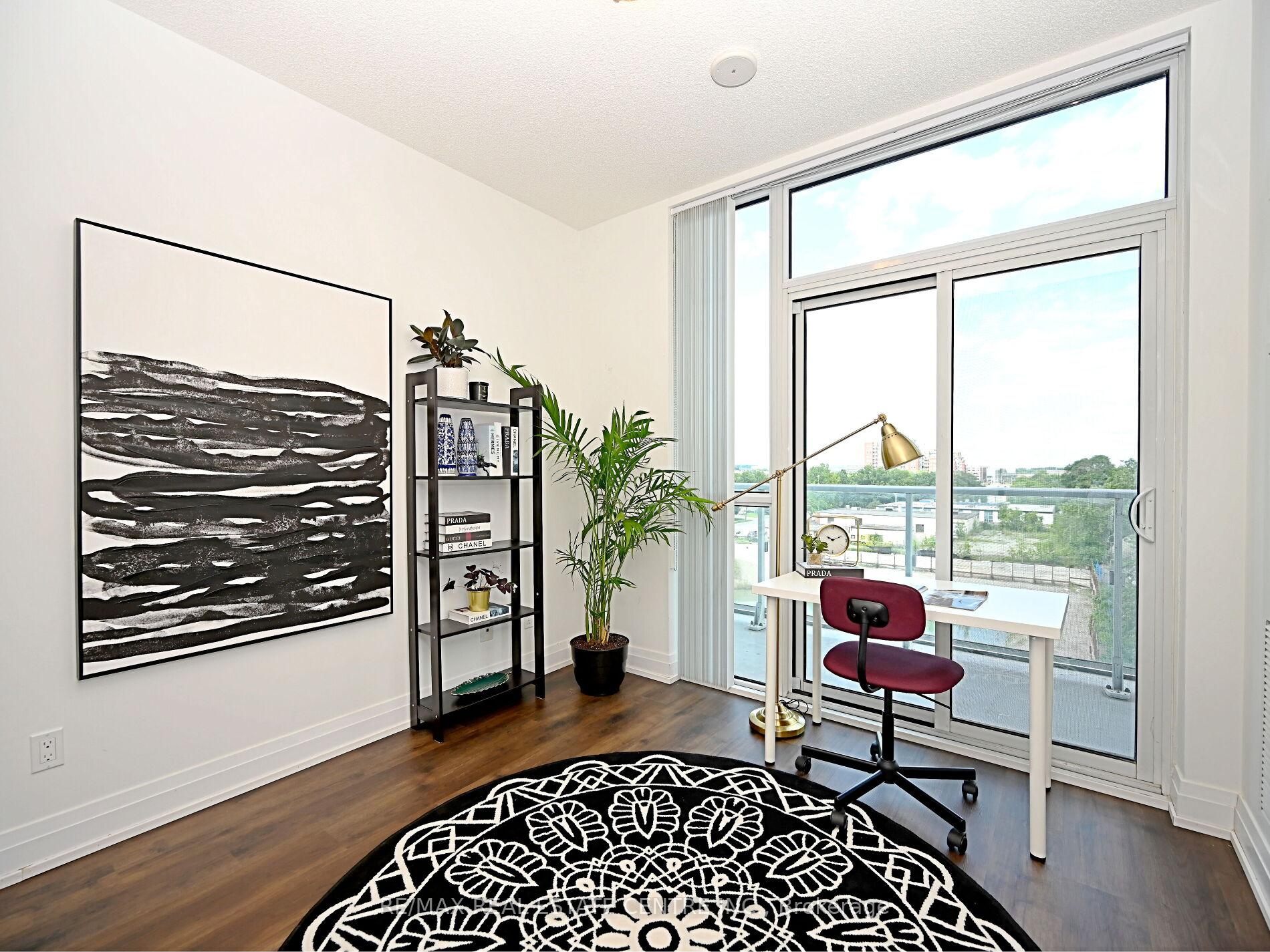 2 Bedrooms Condo at 65 Speers, Oakville For sale
