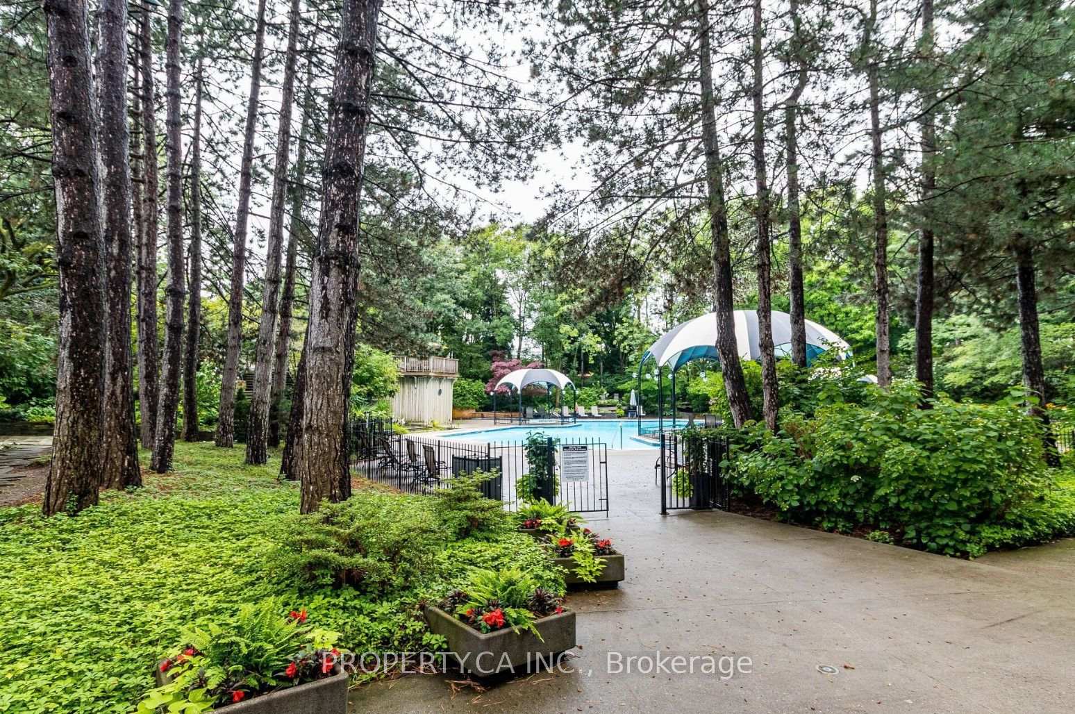 2 Bedrooms Condo at 2010 Islington,  Toronto For sale