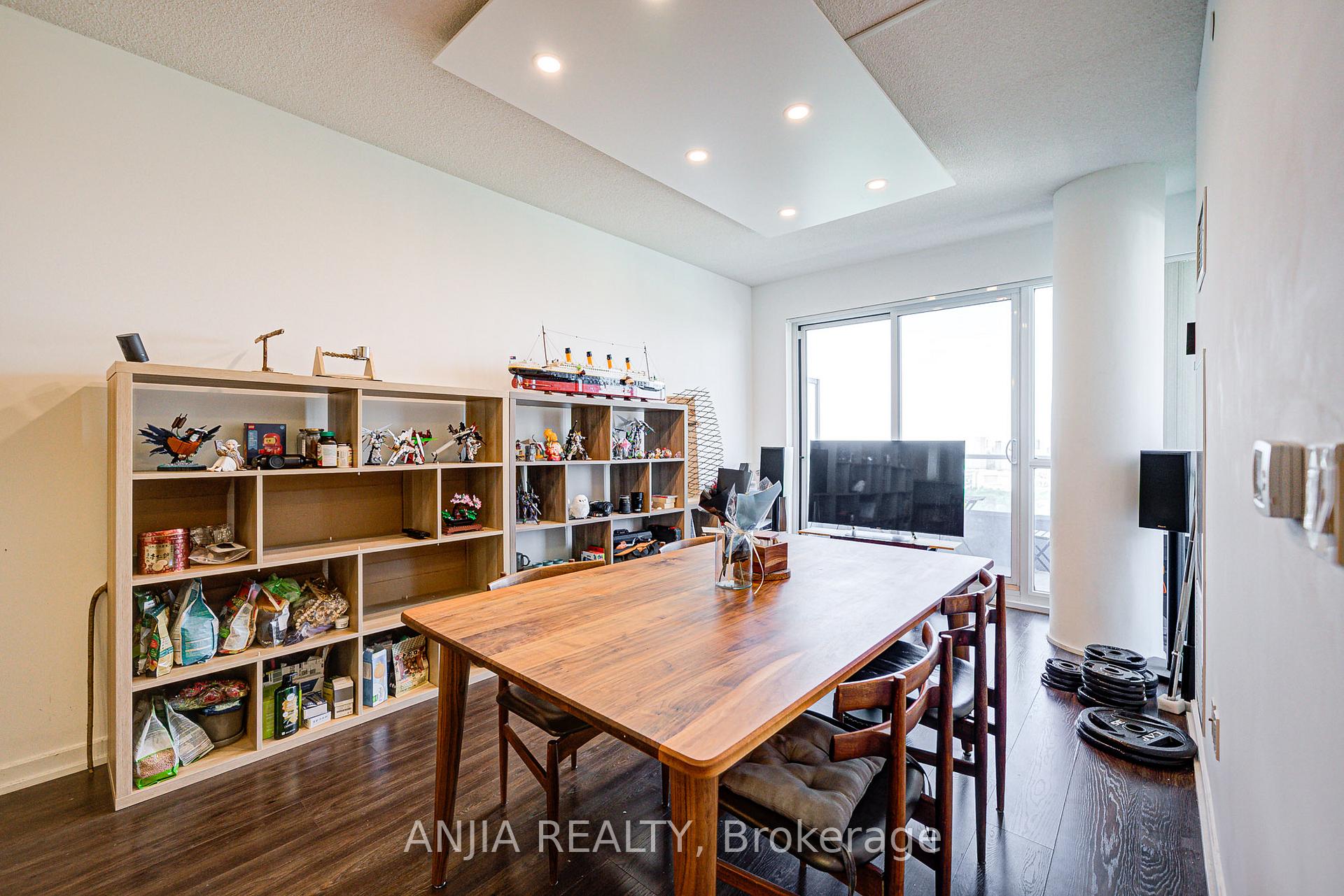 2 Bedrooms Condo at 50 Forest Manor, Toronto For sale