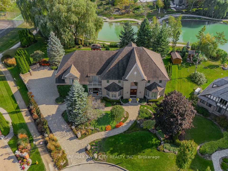 375 River Oak