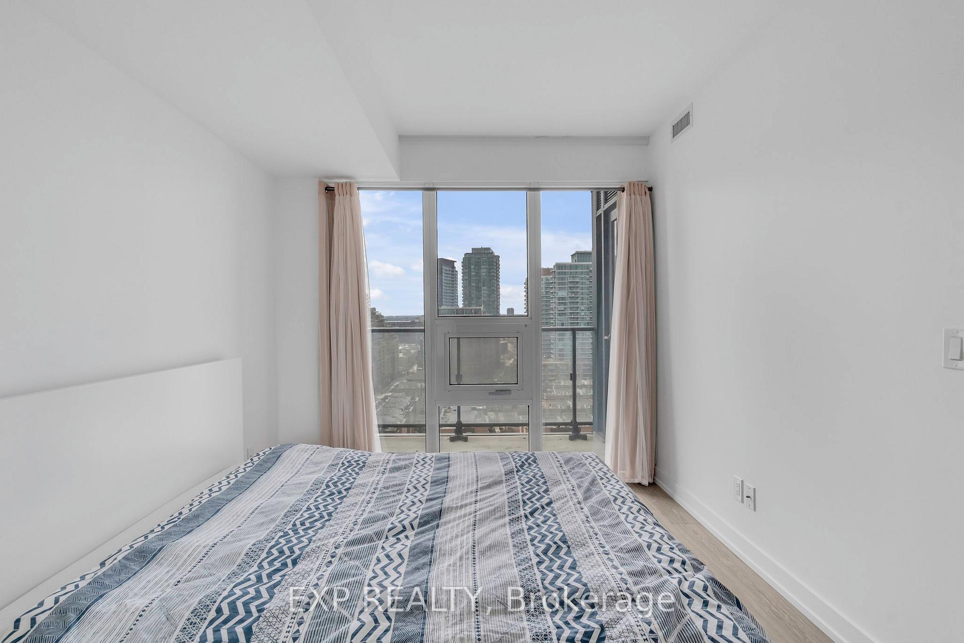 2 Bedrooms Condo at 19 Western Battery, Toronto For sale