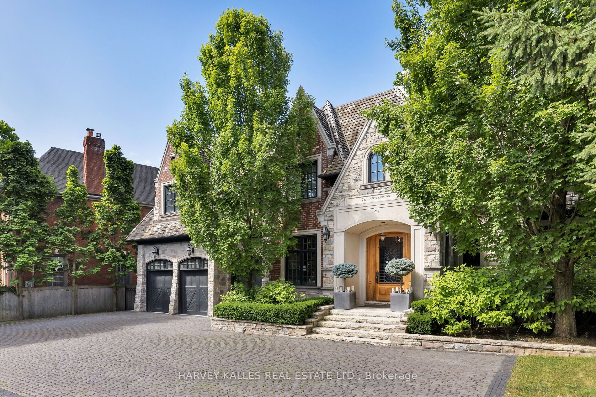 76 Arjay Crescent