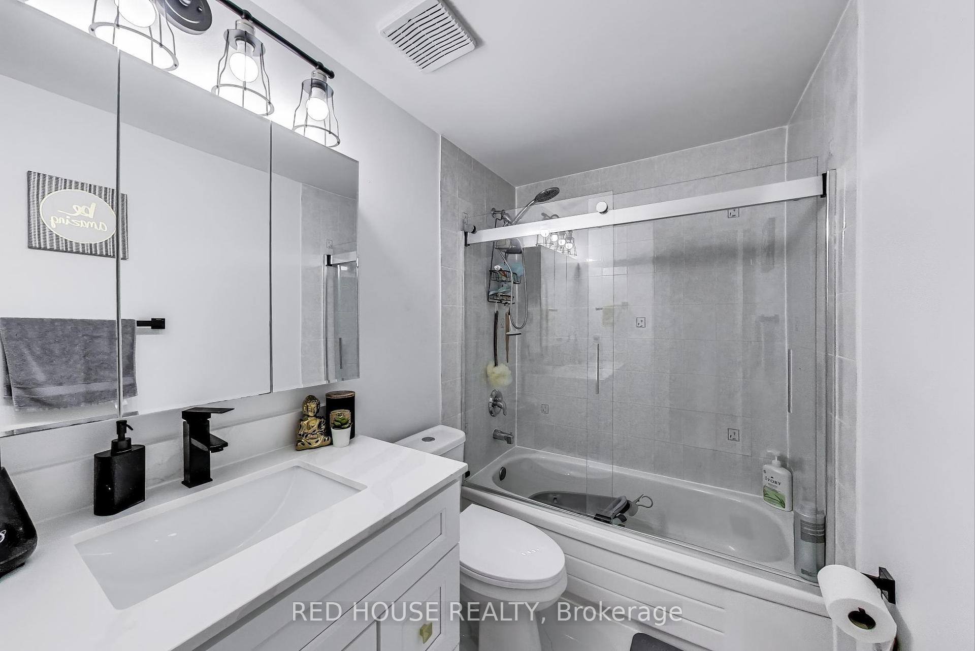 4 Bedrooms Condo at 3510 South Millway, Mississauga For sale