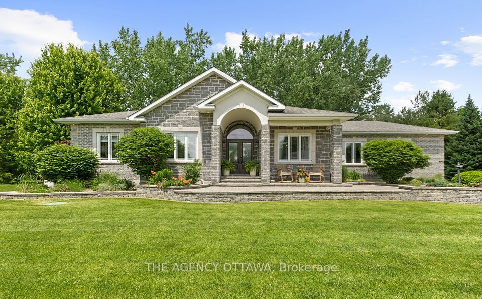 6957 Lake Forest