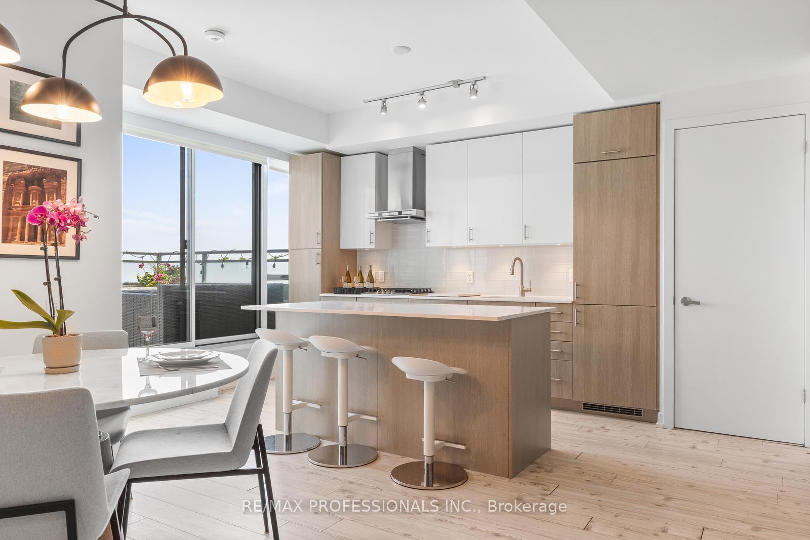 2 Bedrooms Condo at 38 Howard, Toronto For sale