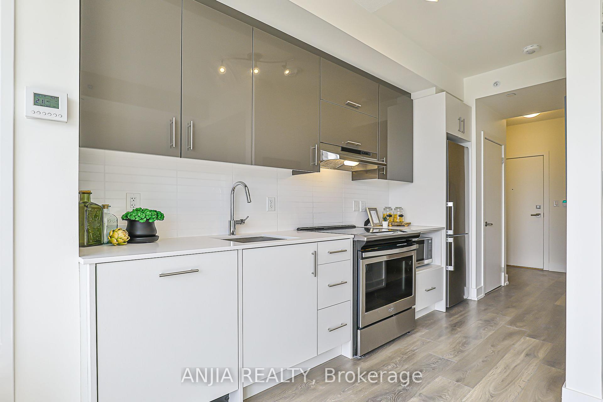 Condo at 180 Fairview Mall, Toronto For sale