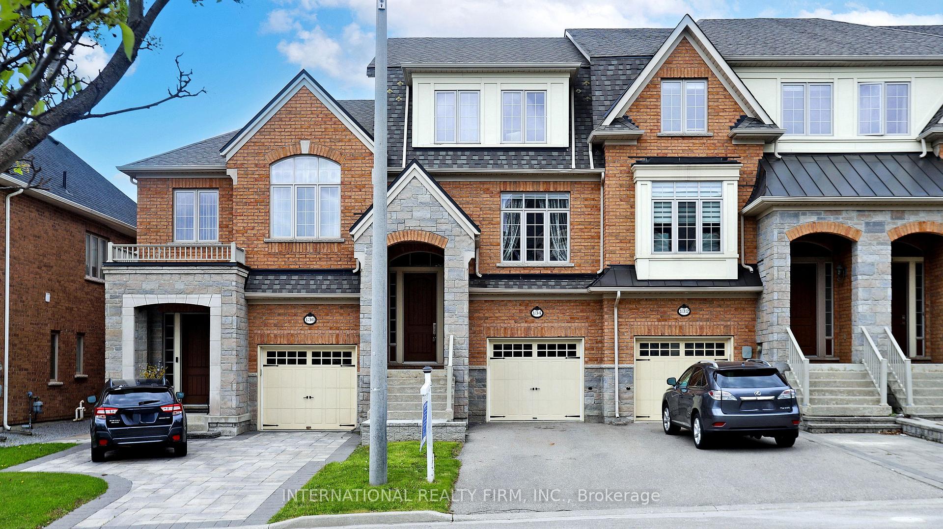 134 Lacewood Drive, Richmond Hill, ON L4S 0E5
