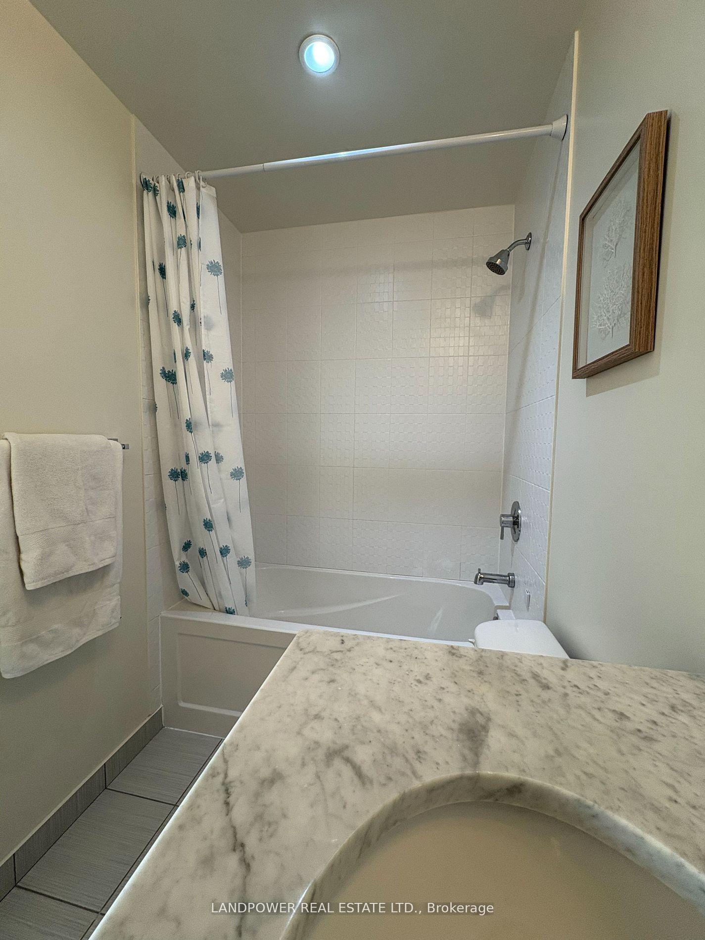 2 Bedrooms Condo at 825 Church,  Toronto For sale