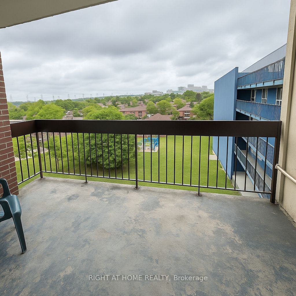 4645 Jane Street, #723
