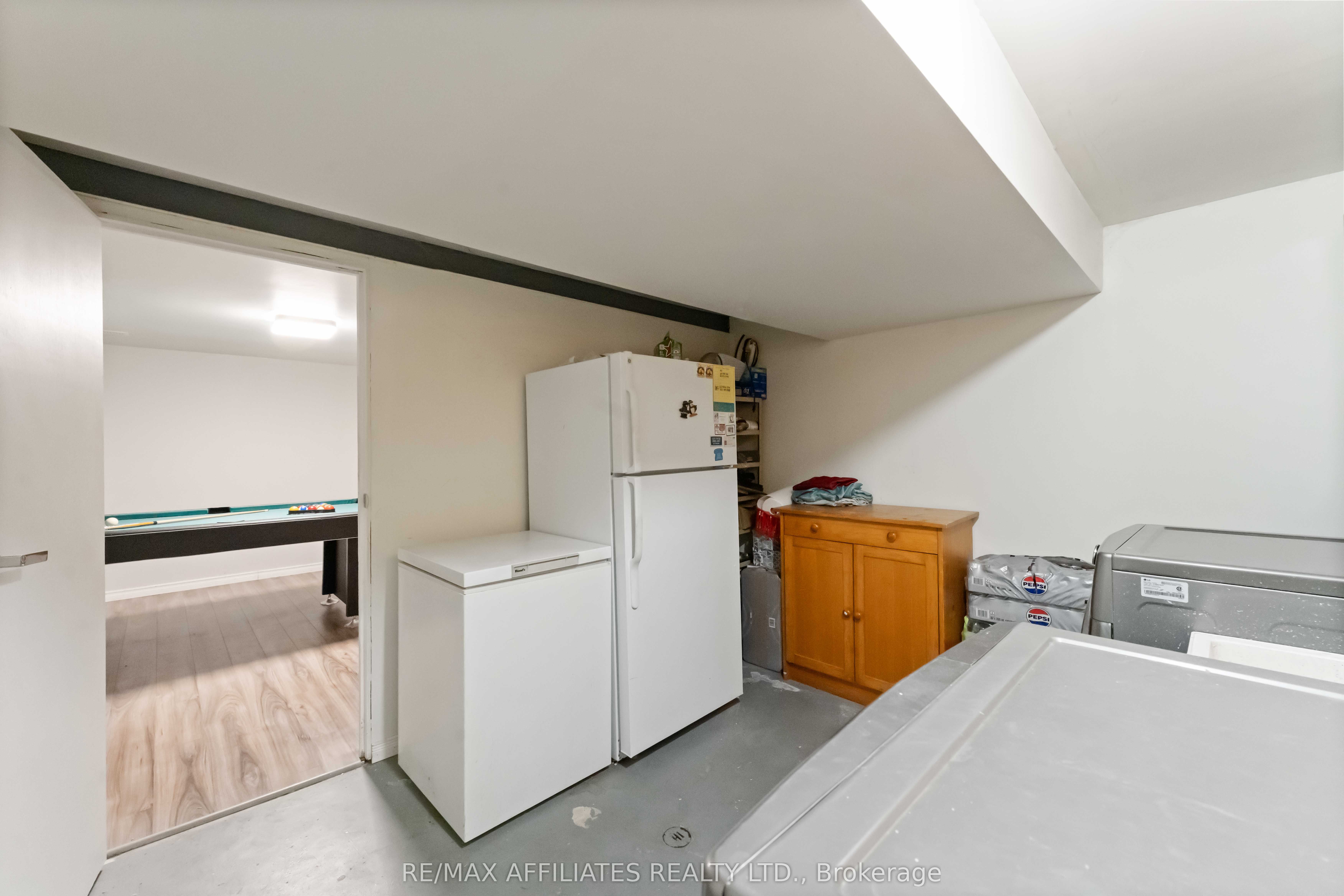 2 Teakwood Court