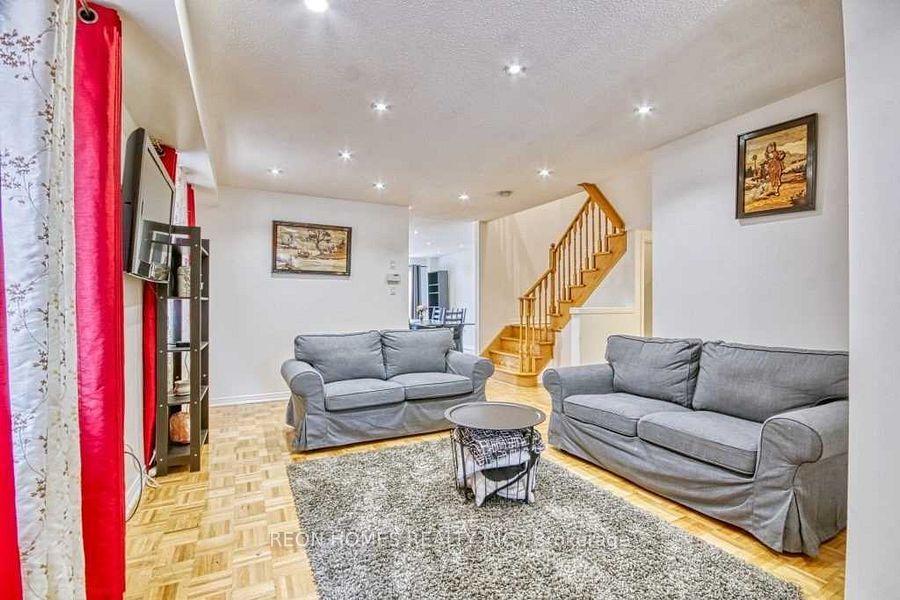 27 Hot Spring Road, Brampton, ON L6R 3H9