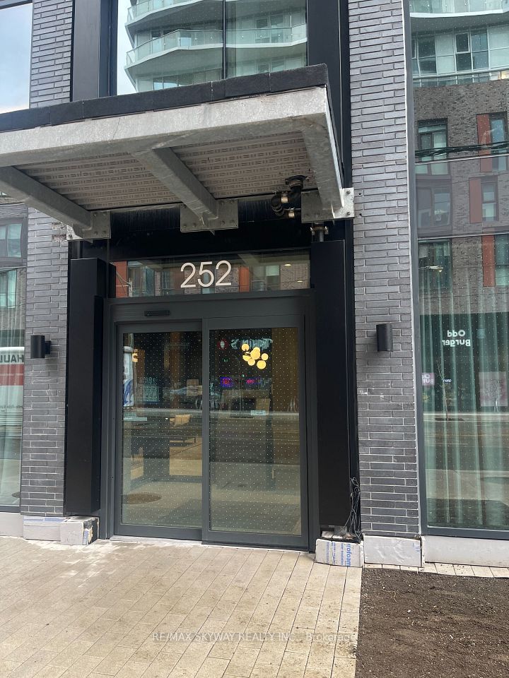 252 Church