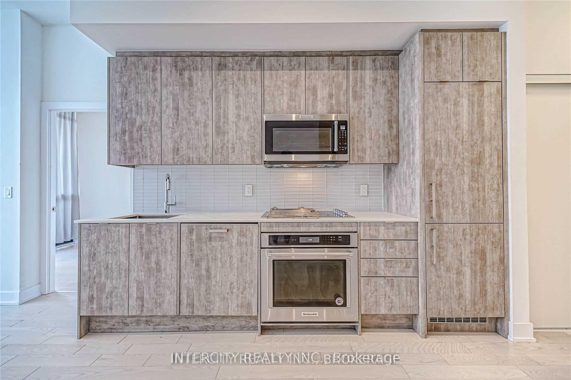3 Bedrooms Condo at 181 Bedford, Toronto For sale