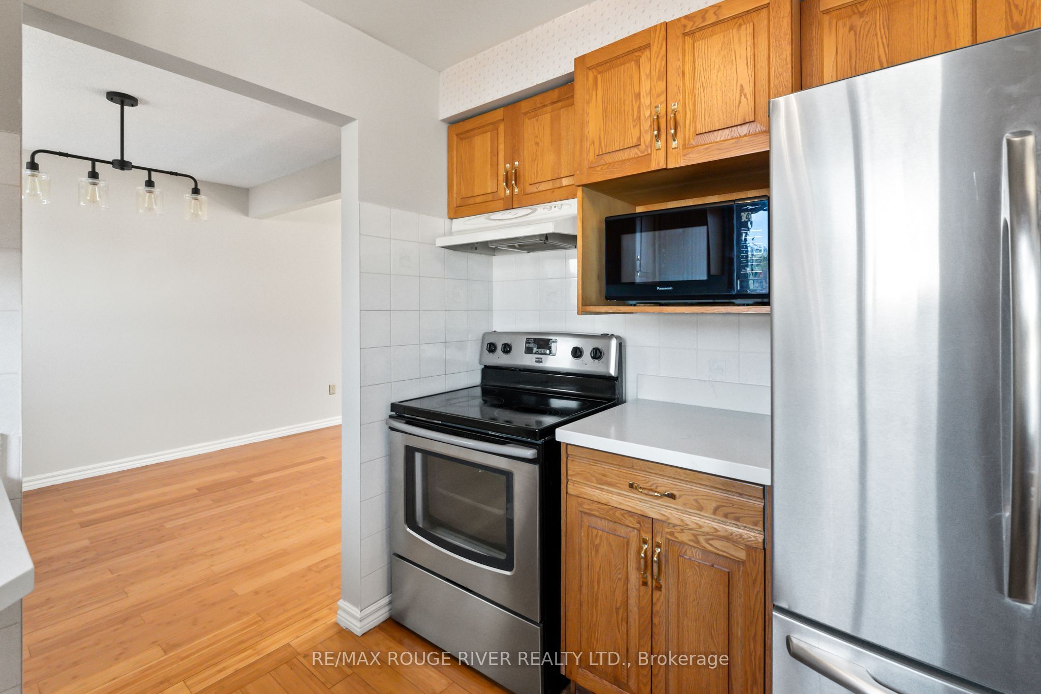 1 Applewood Crescent