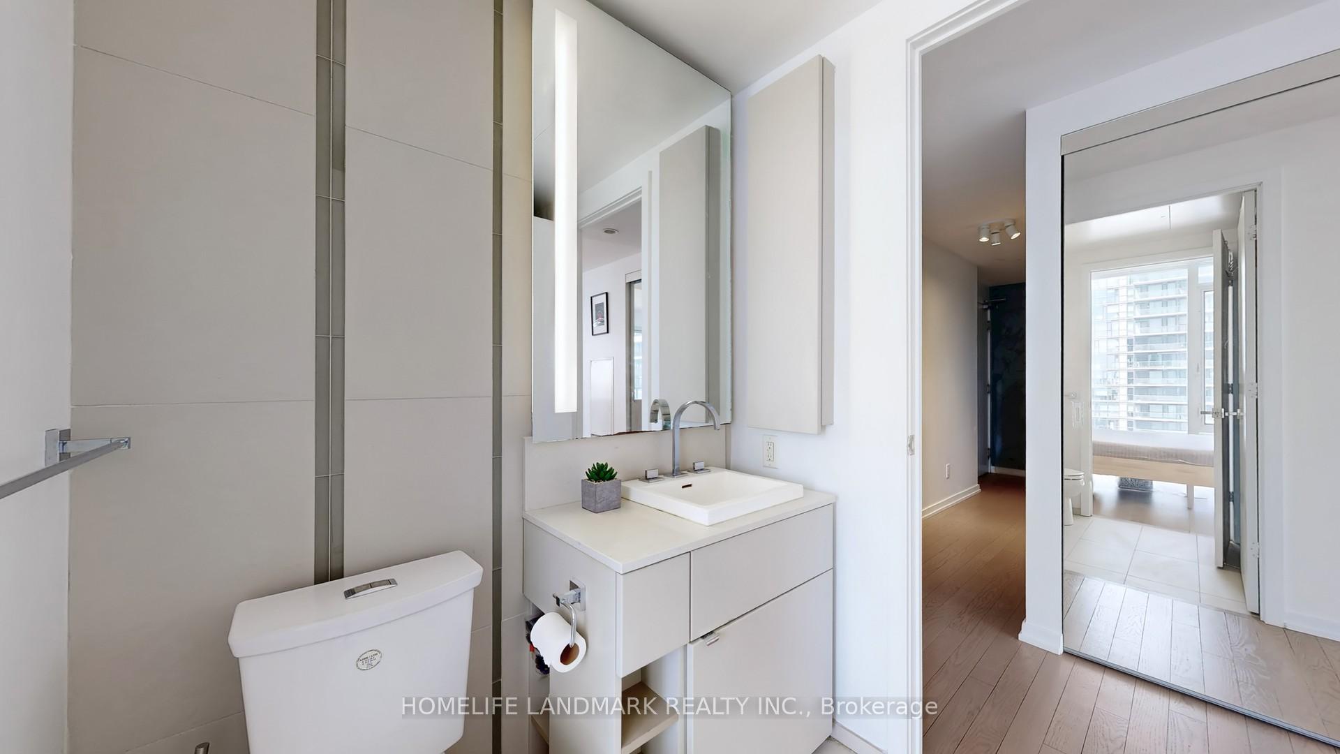 2 Bedrooms Condo at 101 Peter, Toronto For sale
