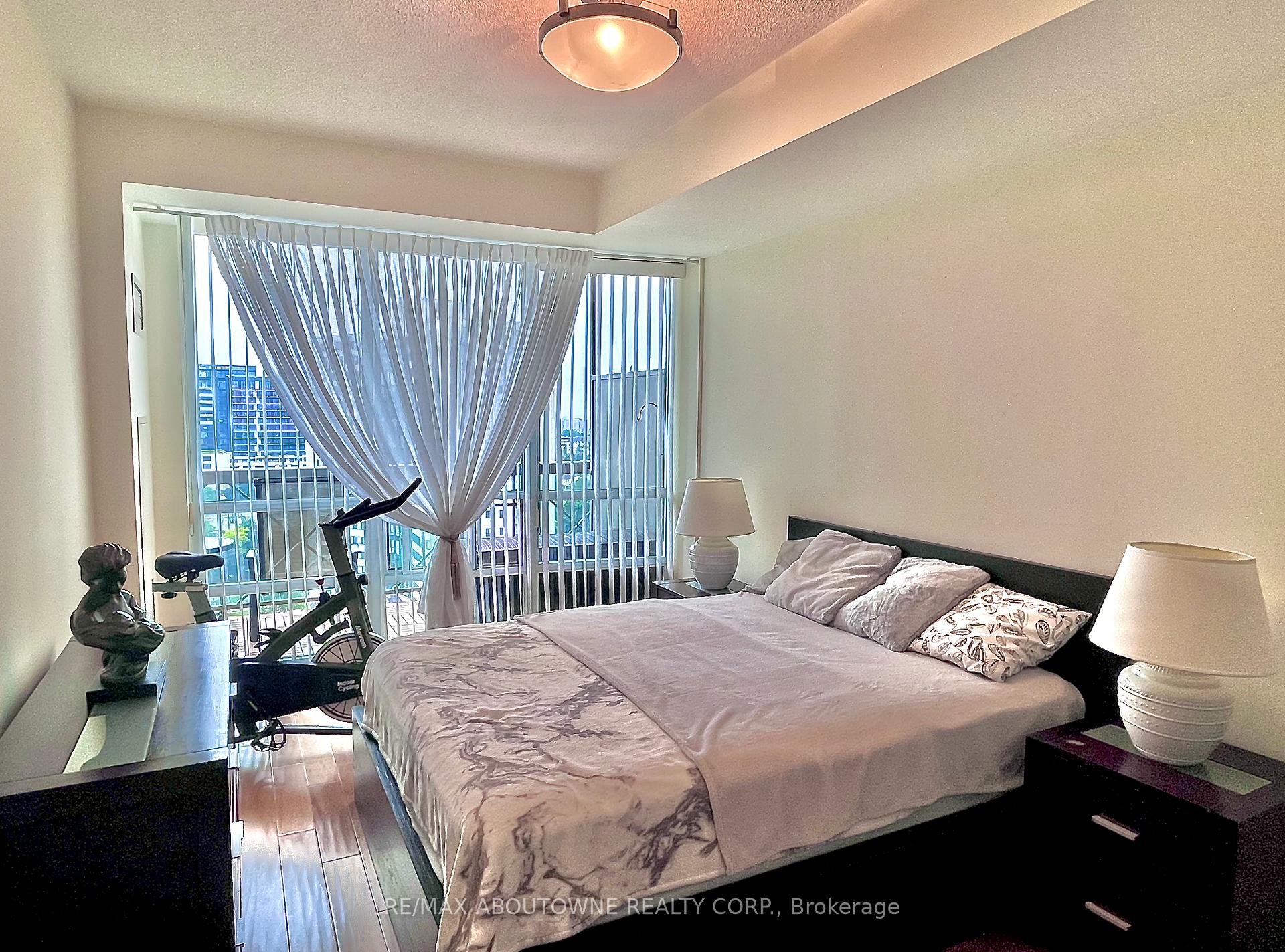 2 Bedrooms Condo at 1359 Rathburn, Mississauga For sale