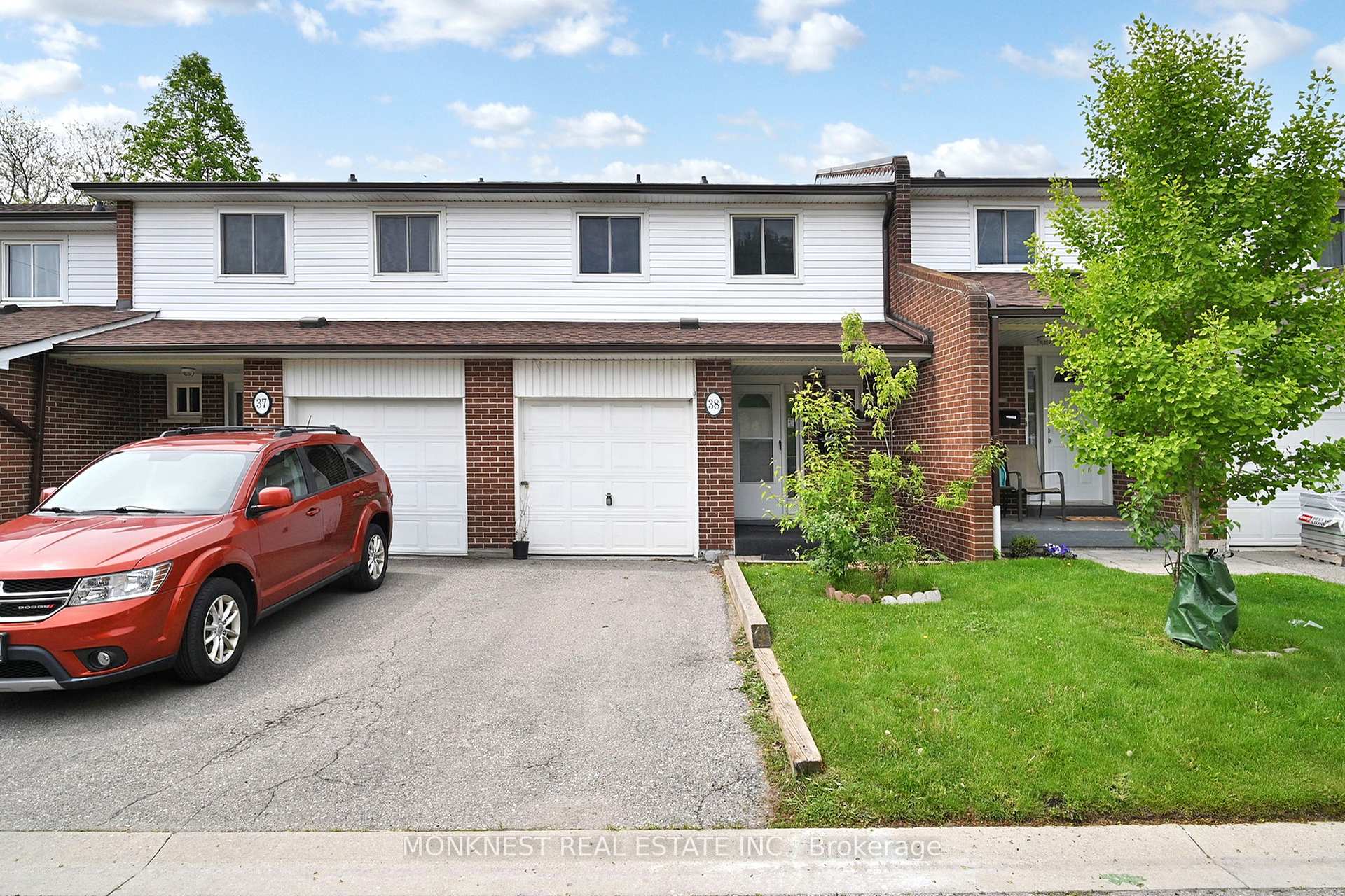 5 Bedrooms Condo at 2380 Bromsgrove, Mississauga For sale