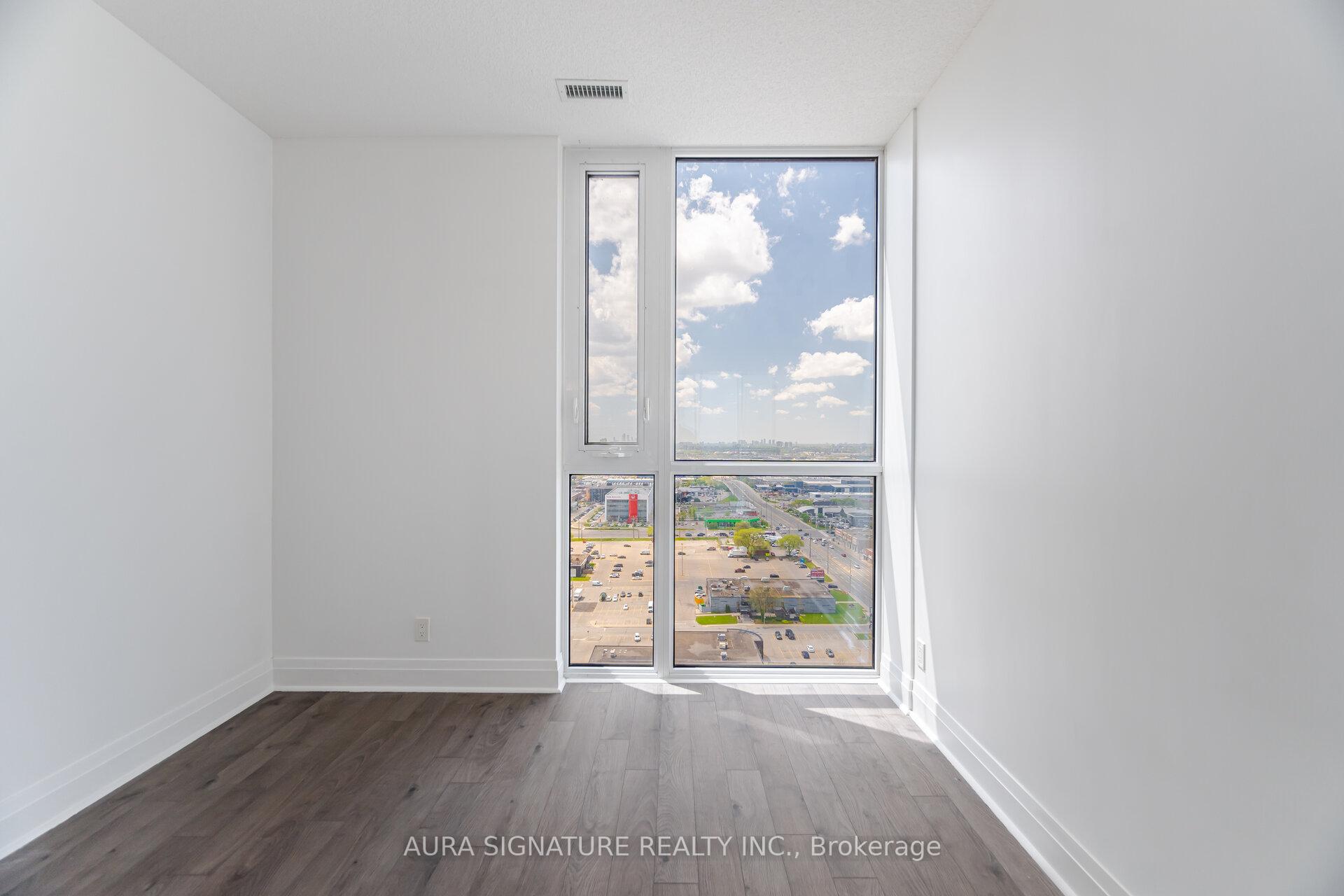 2 Bedrooms Condo at 15 Zorra, Toronto For sale