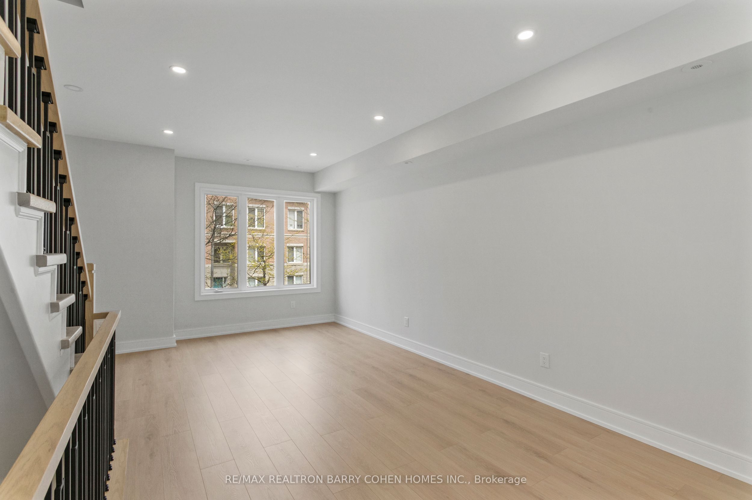 21 Galleria Parkway, #21
