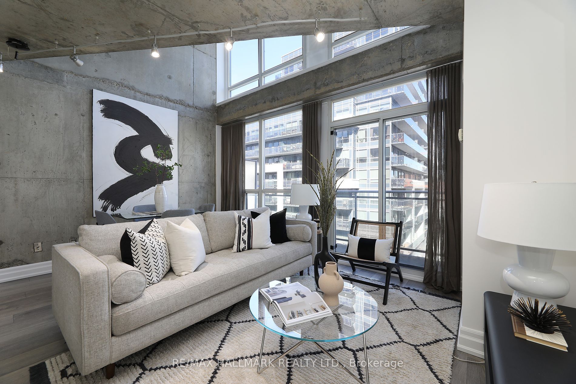 1029 King Street W, #818