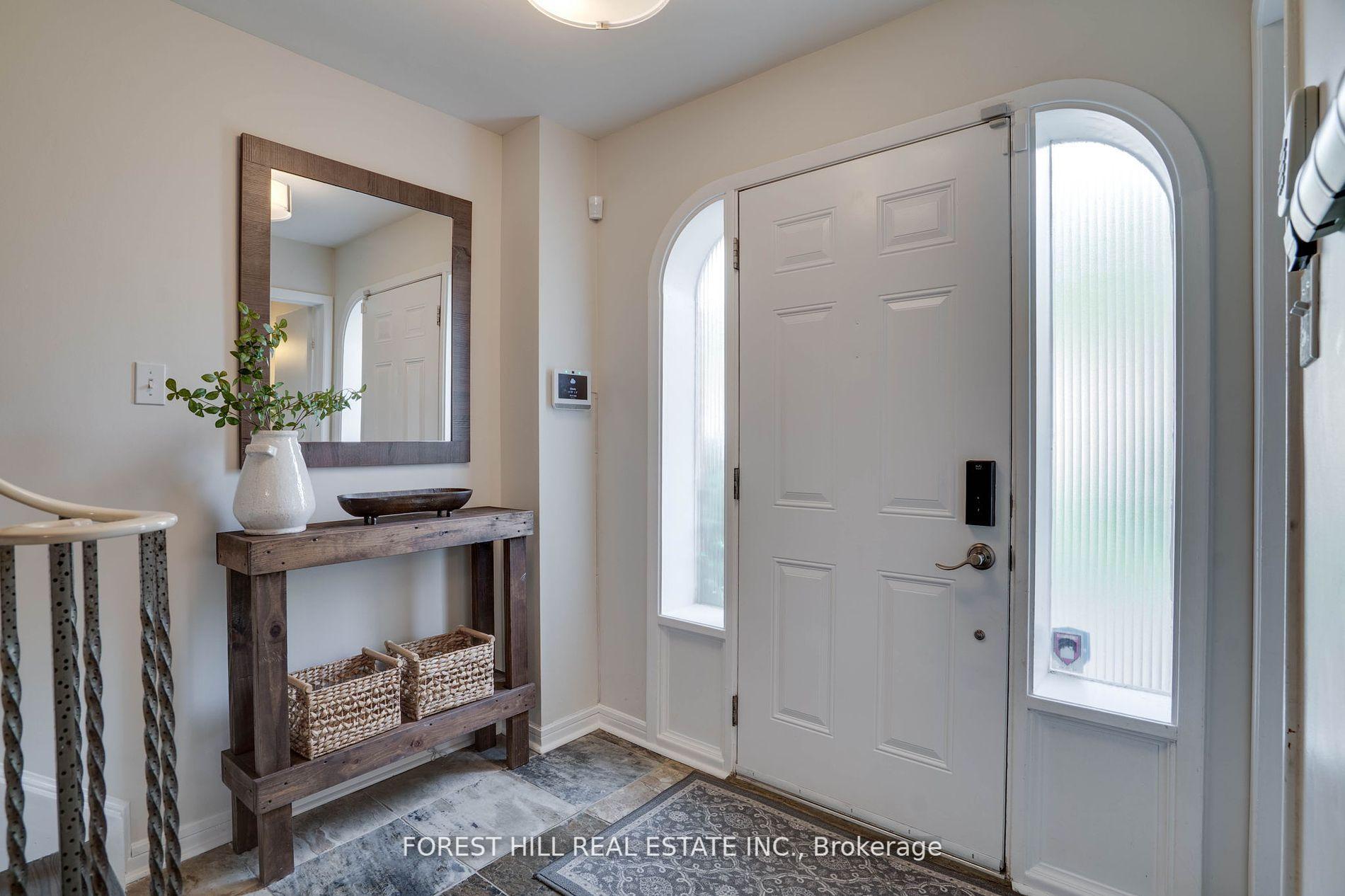 4 Bedrooms Condo at 11 Scenic Mill, Toronto For sale