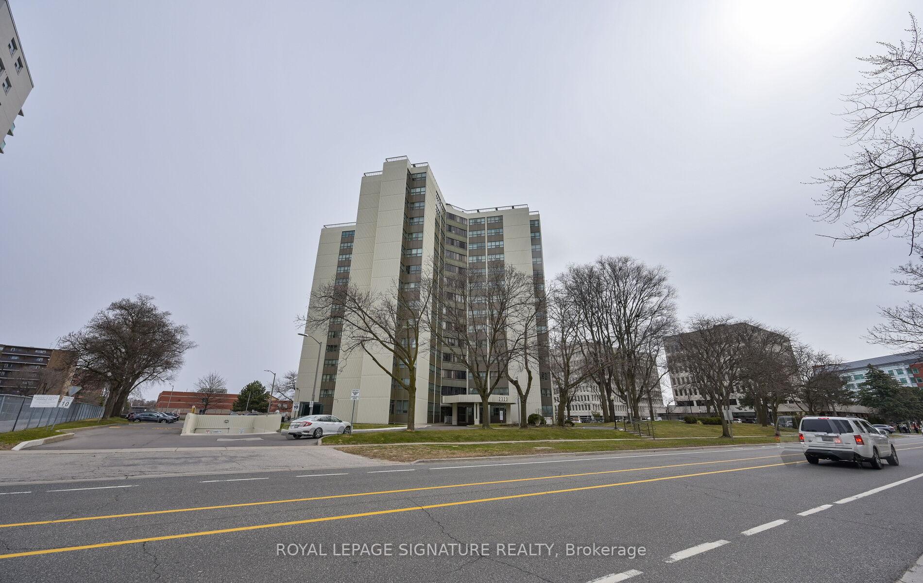 4 Bedrooms Condo at 2323 Confederation, Mississauga For sale