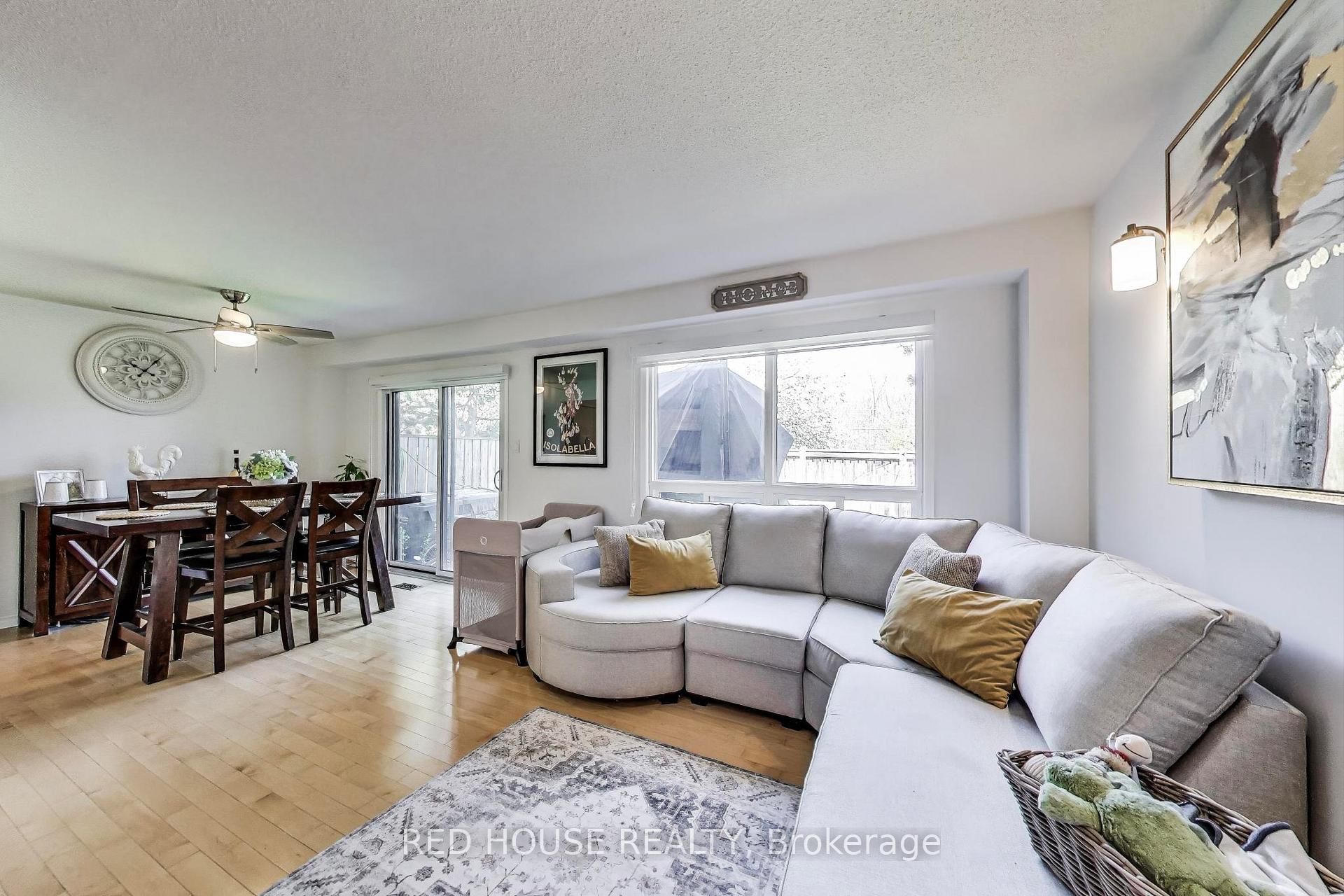 4 Bedrooms Condo at 3510 South Millway, Mississauga For sale