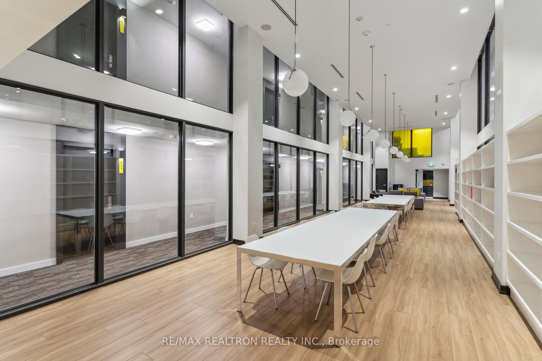 2 Bedrooms Condo at 158 Front, Toronto For sale