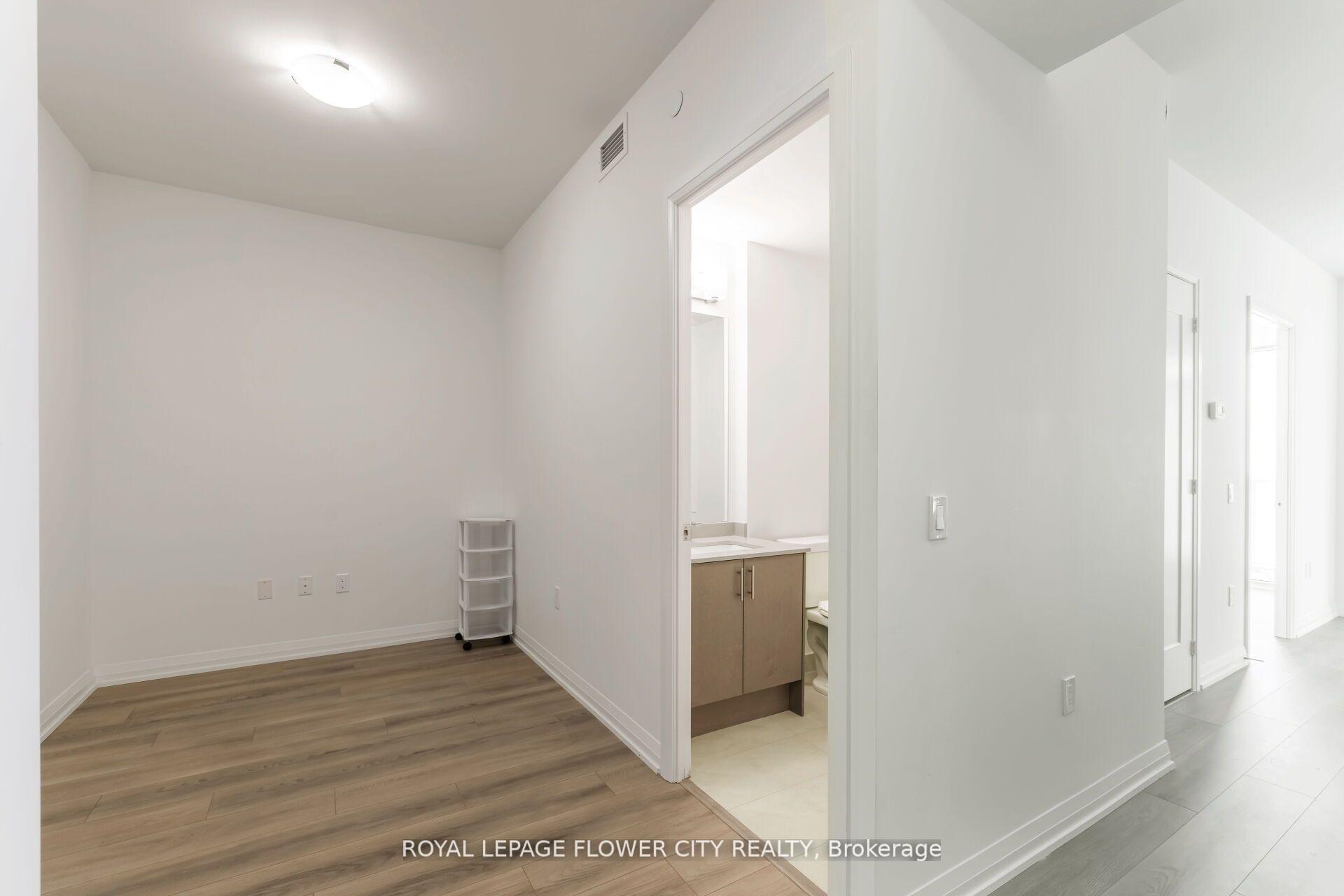 2 Bedrooms Condo at 9000 Jane, Vaughan For sale