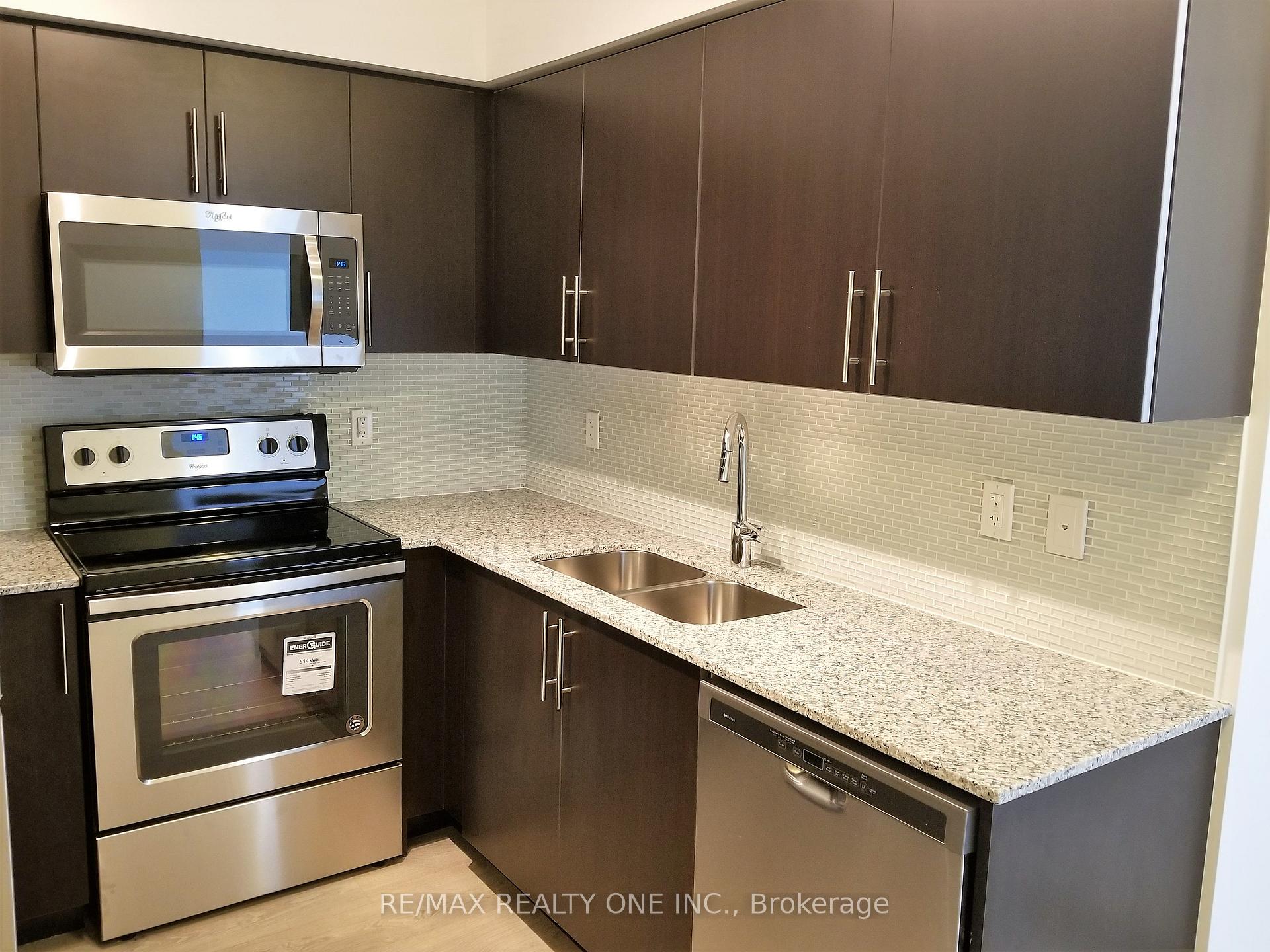 2 Bedrooms Condo at 55 Speers,  Oakville For sale