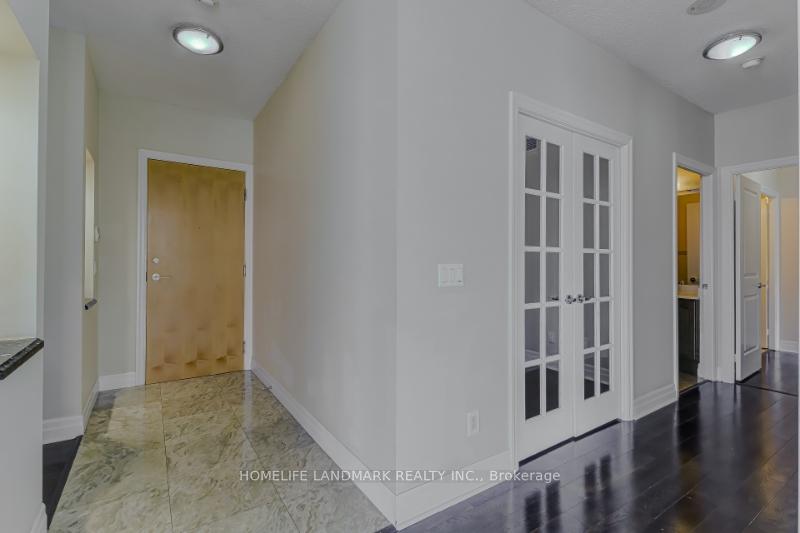 3 Bedrooms Condo at 58 Marine Parade, Toronto For sale