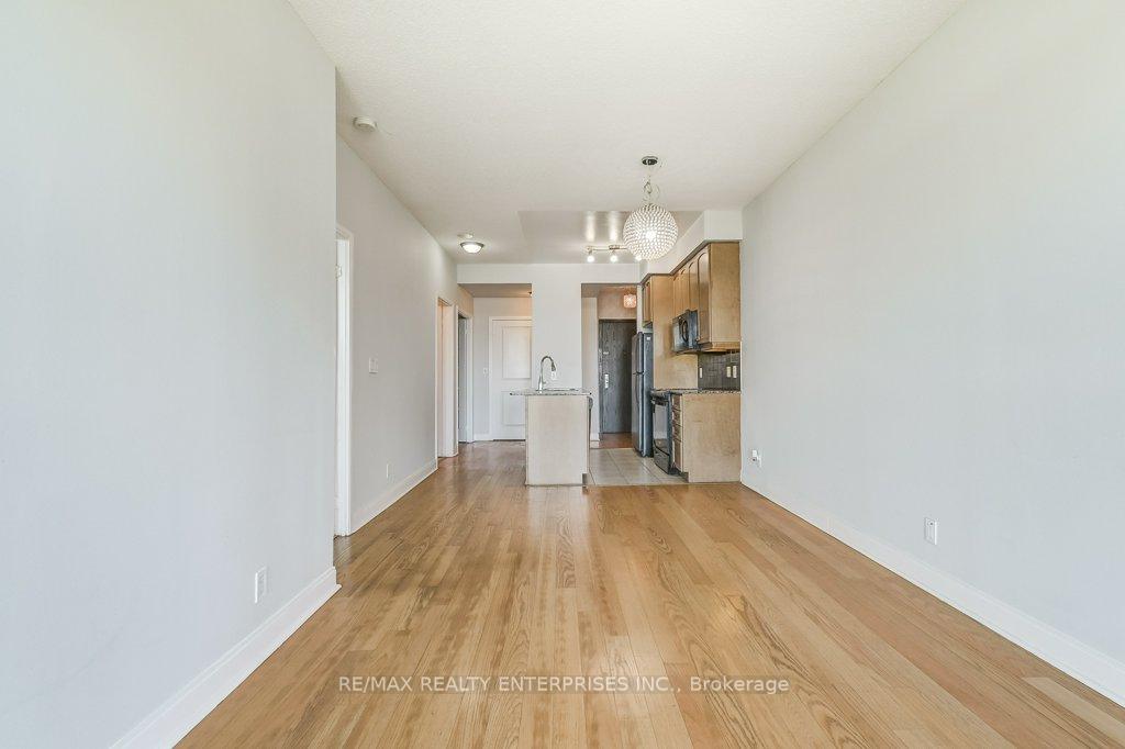 2 Bedrooms Condo at 80 Absolute, Mississauga For sale