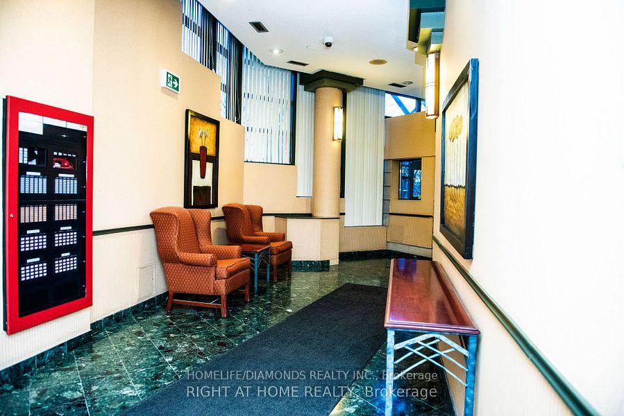 2 Bedrooms Condo at 4205 SHIPP,  Mississauga For sale