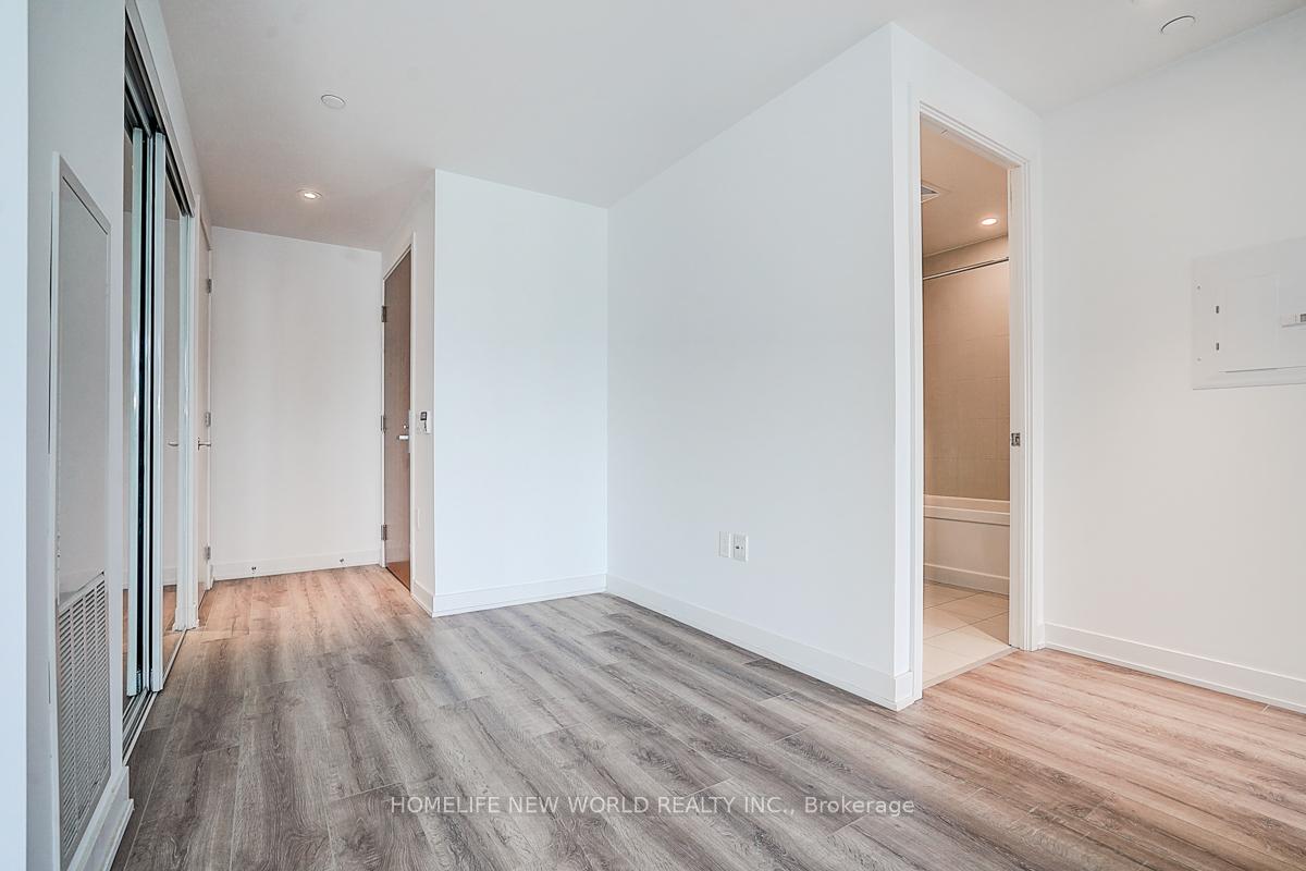 1 Bedroom Condo at 15 Queens, Toronto For sale