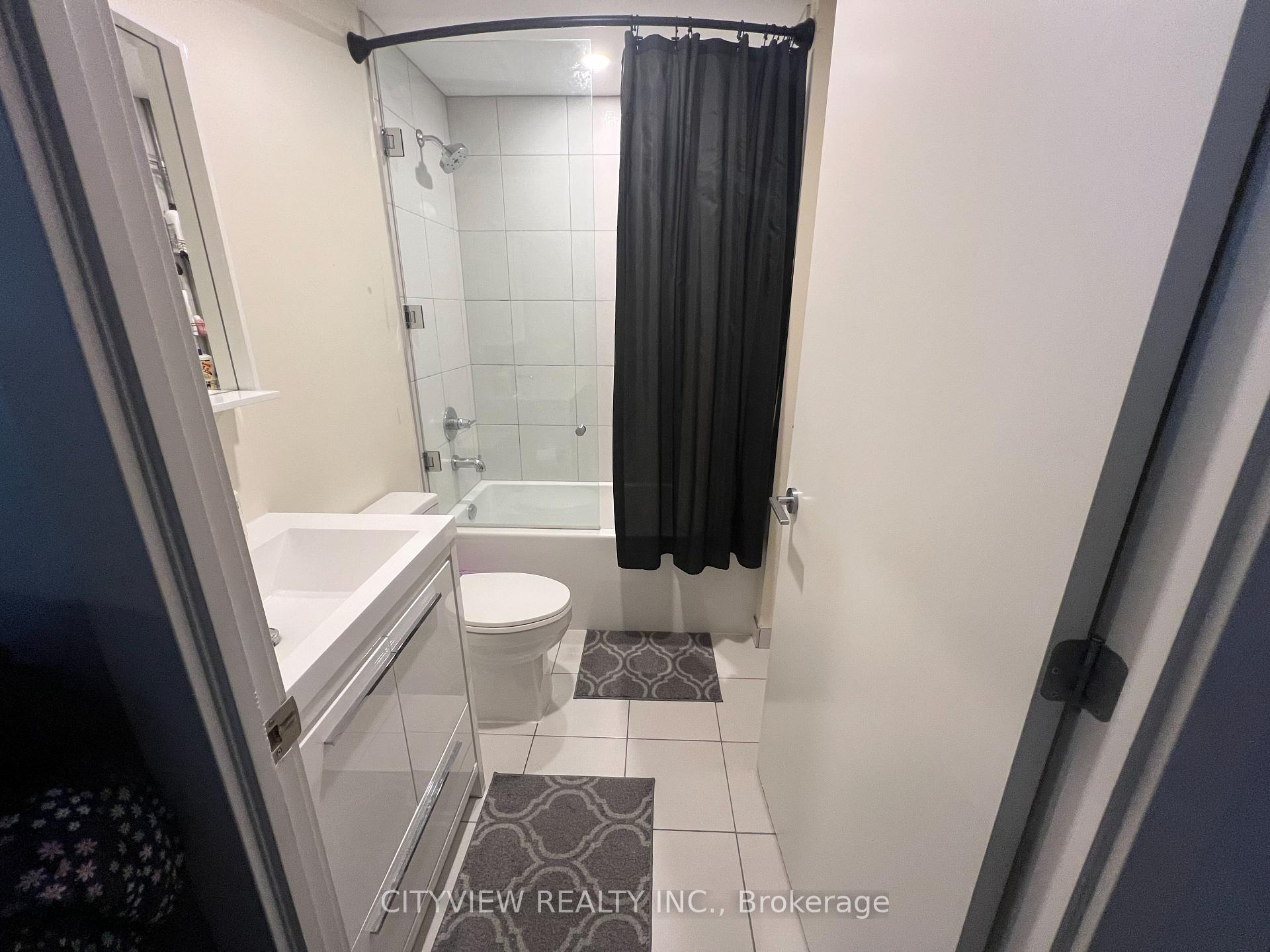 2 Bedrooms Condo at 212 king William, Hamilton For sale