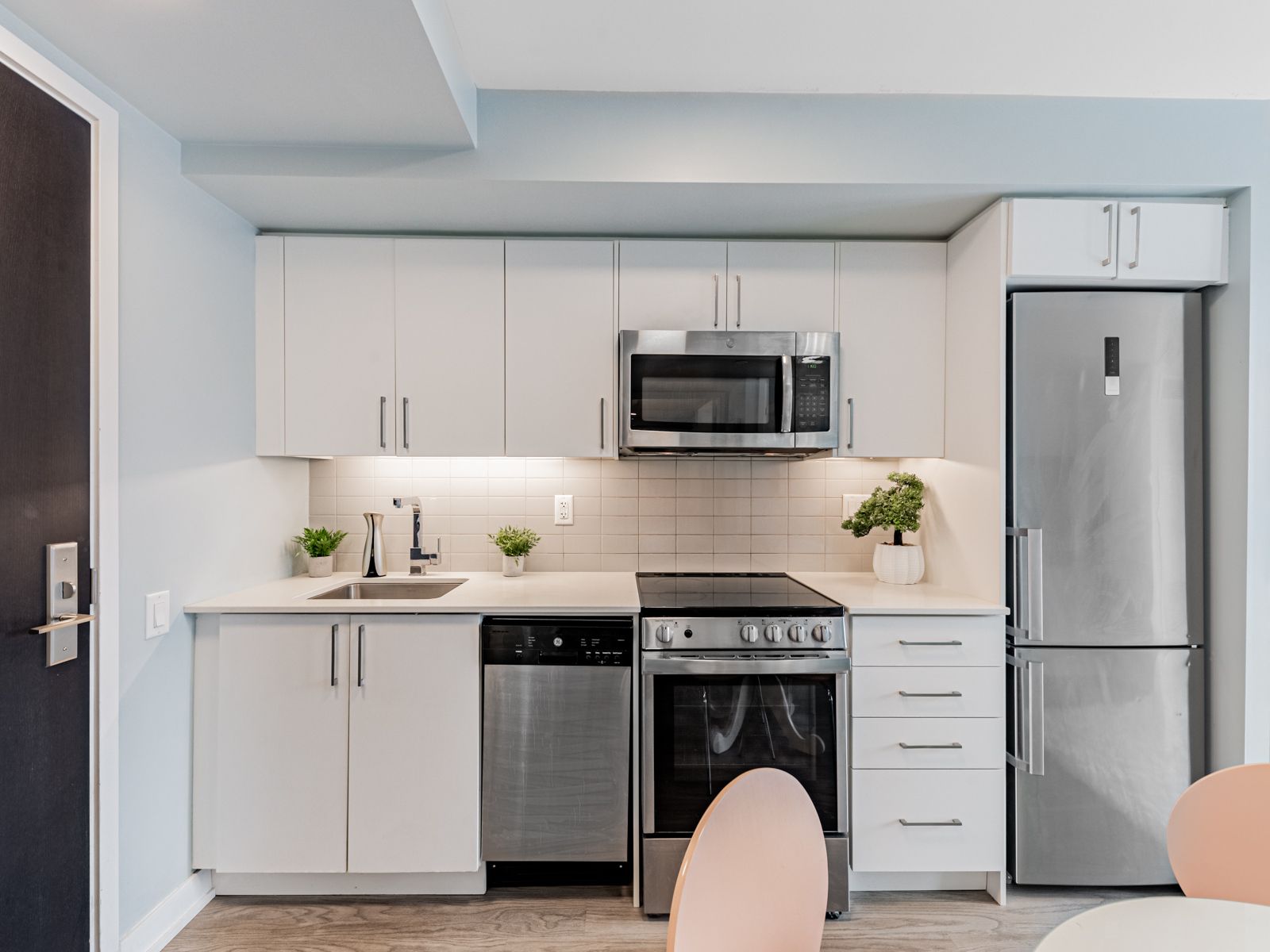 38 Monte Kwinter Court 902