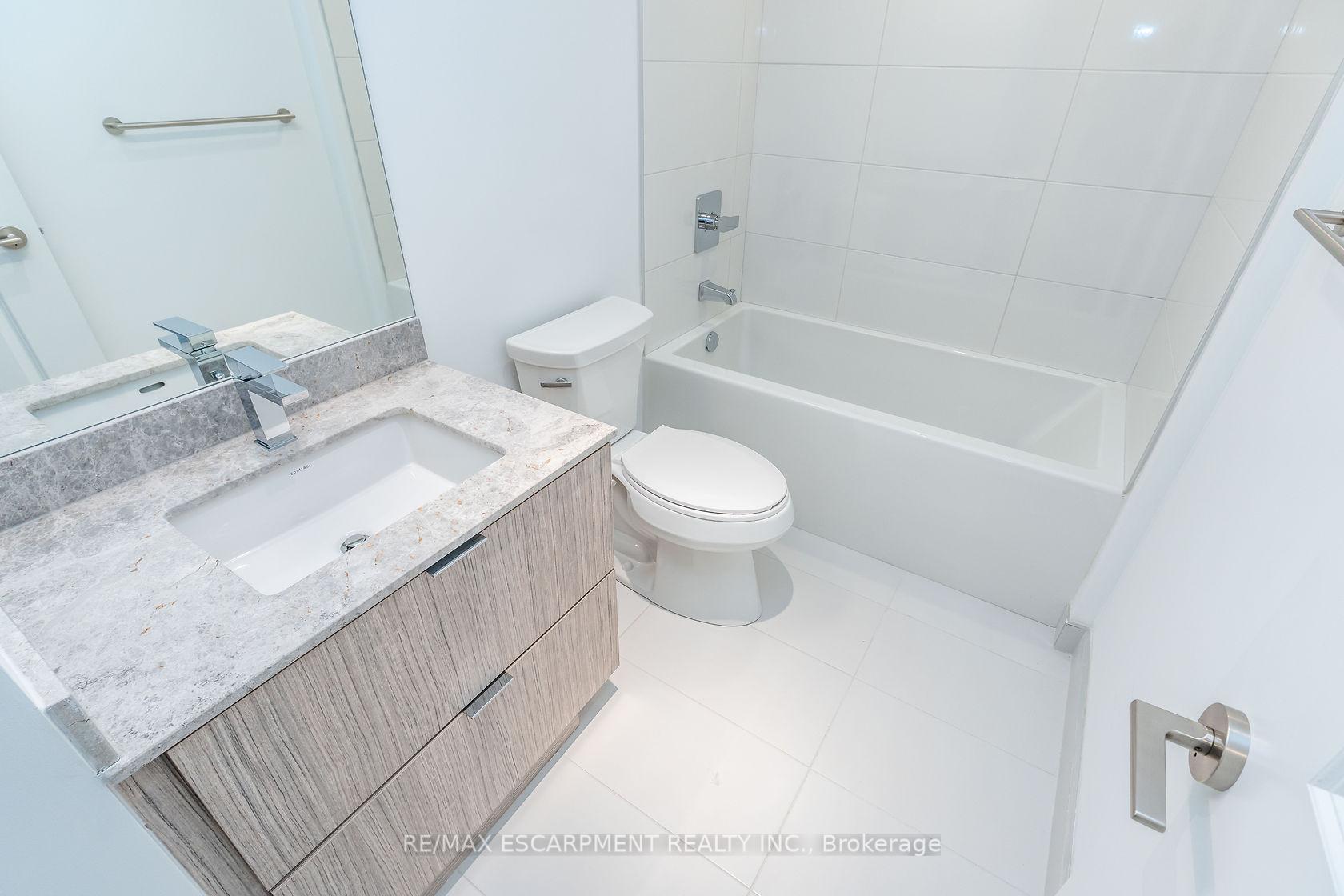 2 Bedrooms Condo at 395 Bloor, Toronto For sale