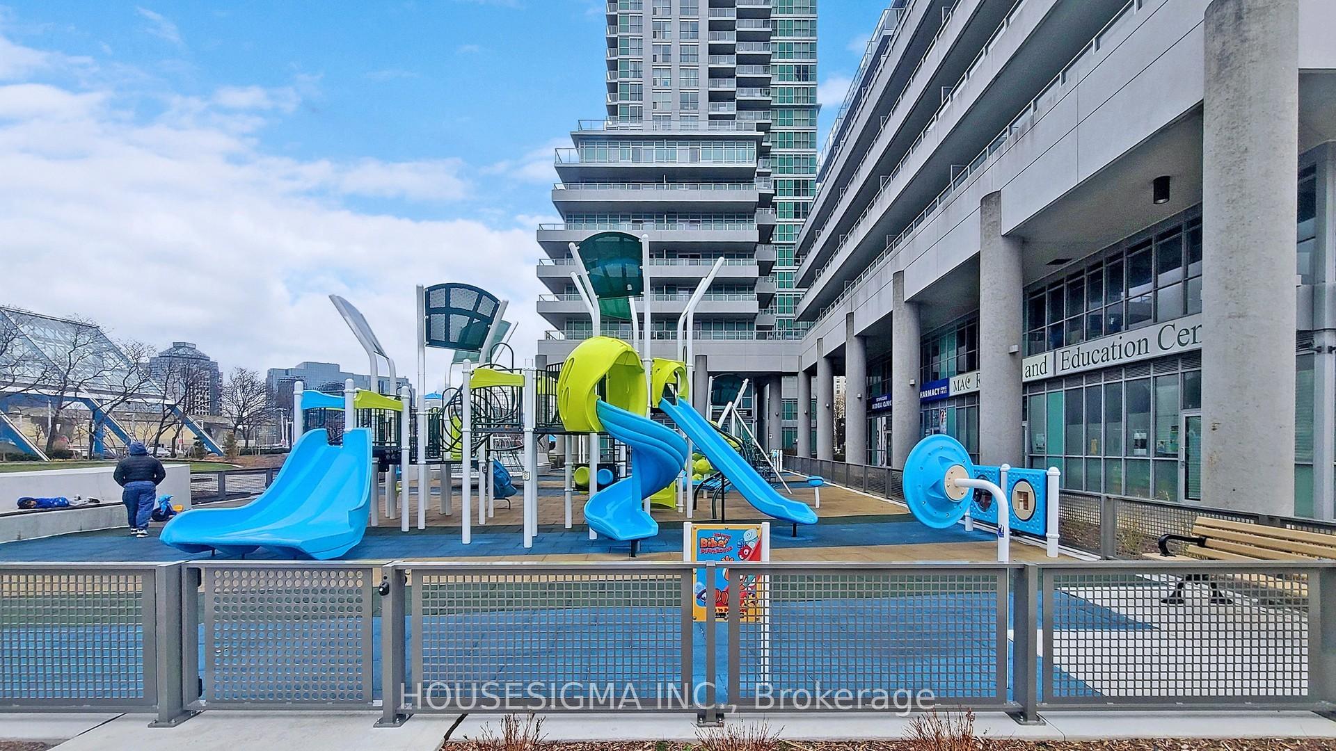 2 Bedrooms Condo at 190 Borough,  Toronto For sale