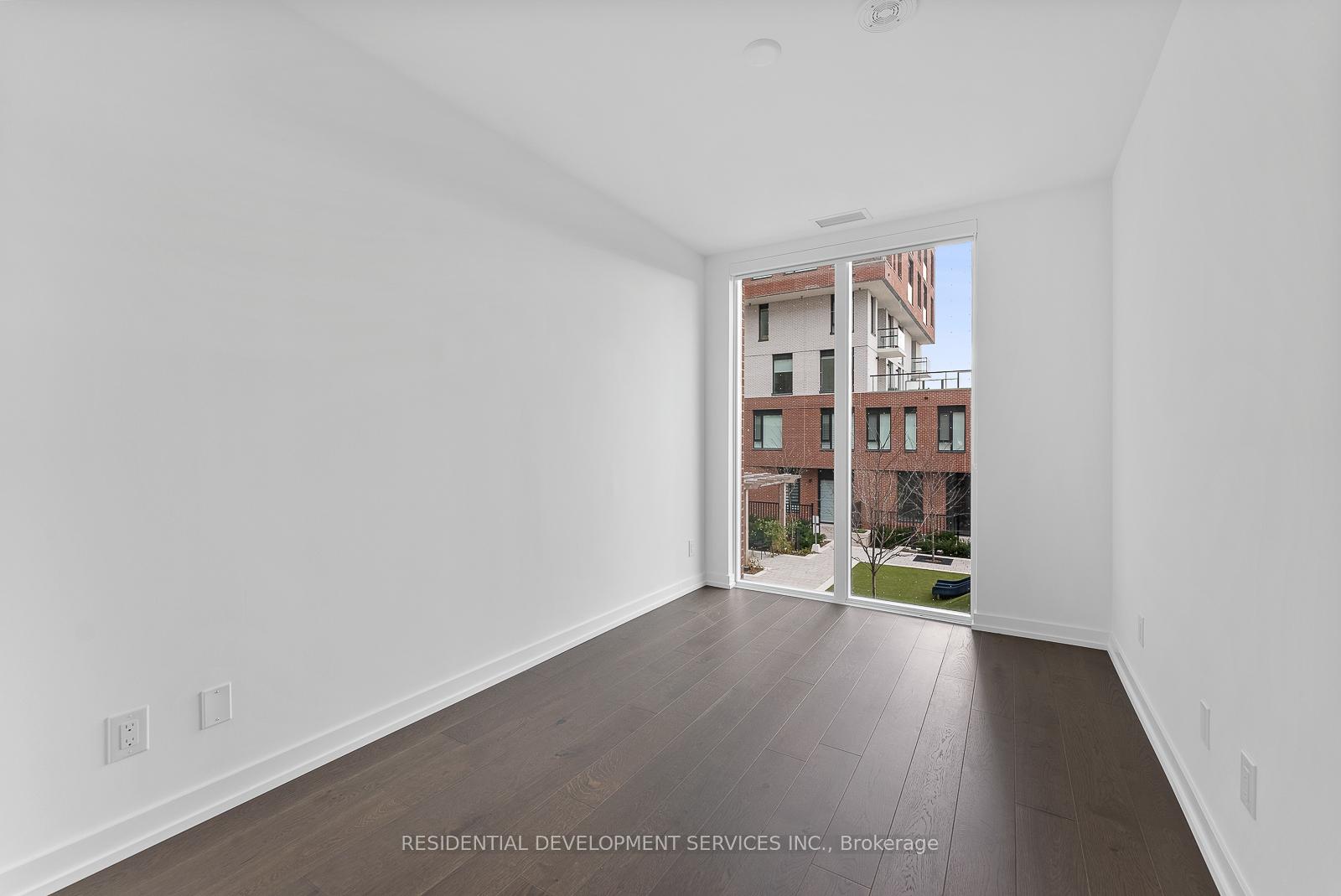 4 Bedrooms Condo at 15 Maryport,  Toronto For sale