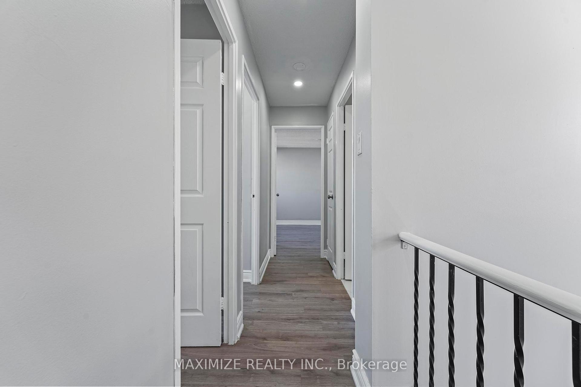 3 Bedrooms Condo at 1055 Dundas,  Mississauga For sale