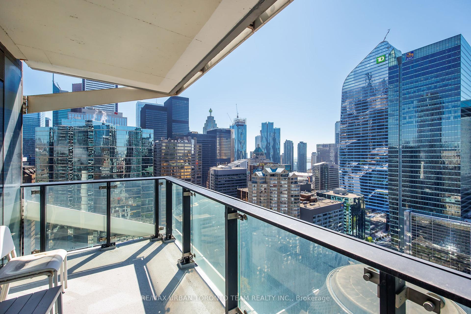 2 Bedrooms Condo at 224 King, Toronto For sale