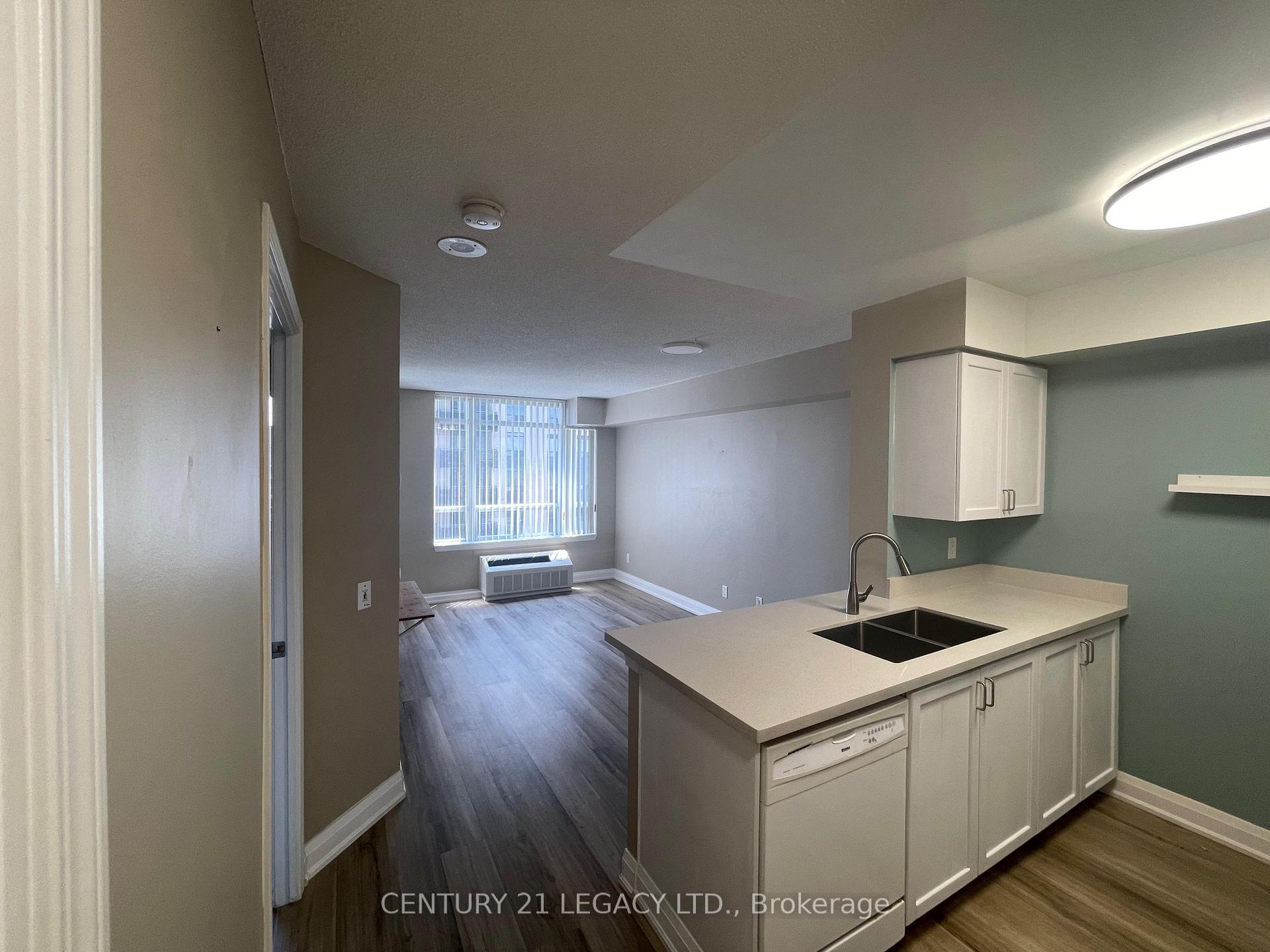 1 Bedroom Condo at 155 Beecroft, Toronto For sale
