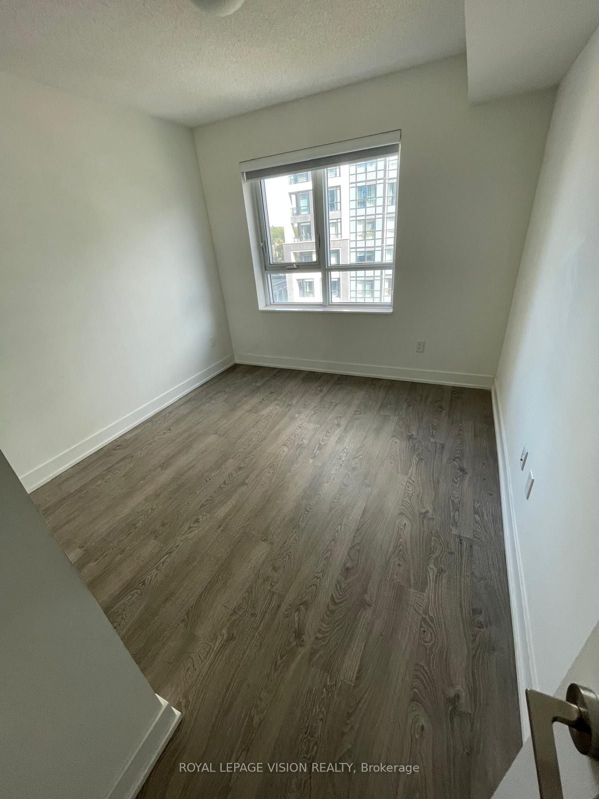 9 Mabelle Avenue, #722