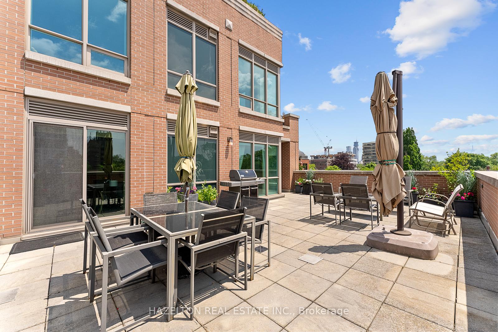 3 Bedrooms Condo at 155 St Clair, Toronto For sale