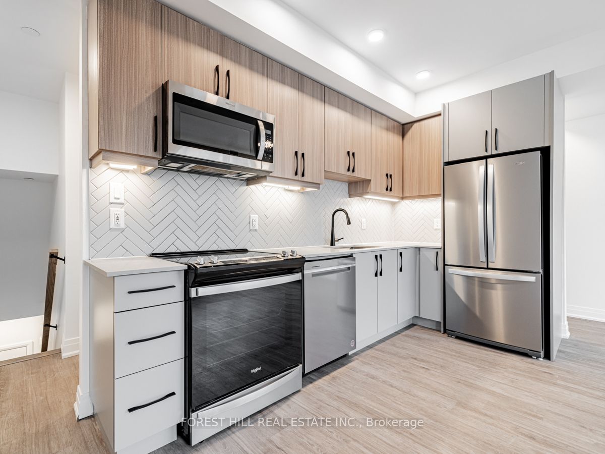 #19 - 15 Brenthall Avenue, Toronto, ON M2R 1N1