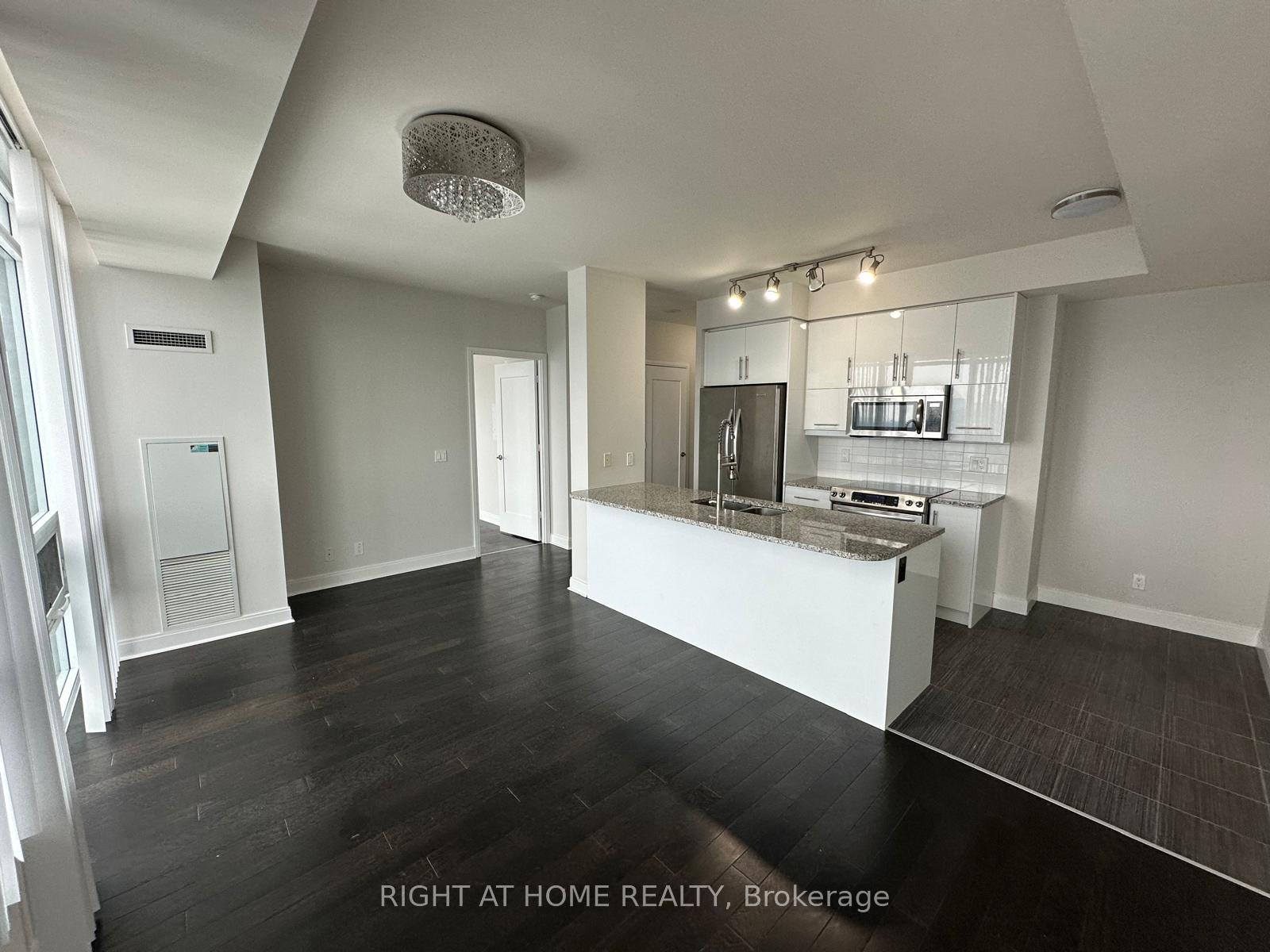 2 Bedrooms Condo at 825 Church,  Toronto For sale