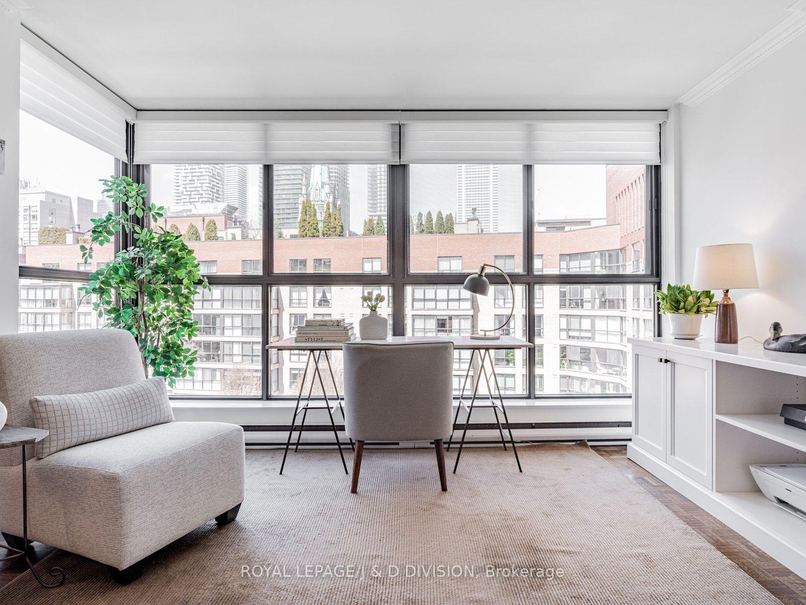 2 Bedrooms Condo at 80 Front,  Toronto For sale
