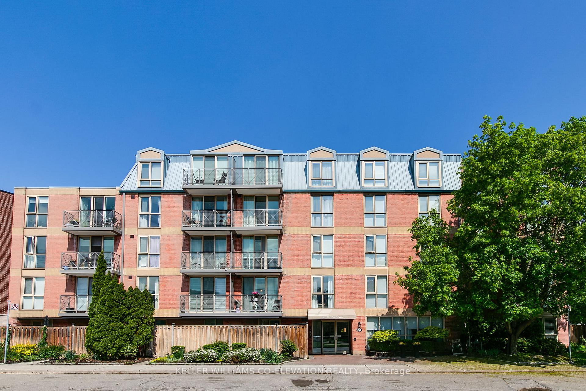 3 Bedrooms Condo at 356 Mcrae, Toronto For sale